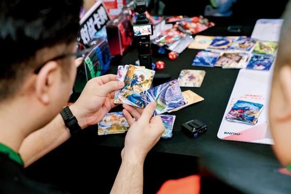 何抢着为一张卡买单？麻将胡了试玩年轻人为